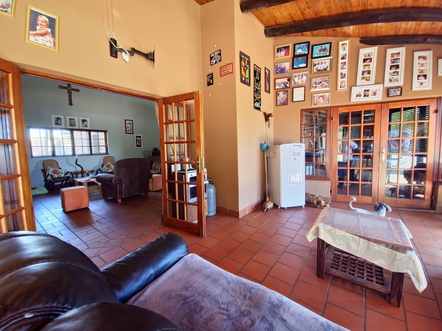 5 Bedroom Property for Sale in Kanoneiland Northern Cape